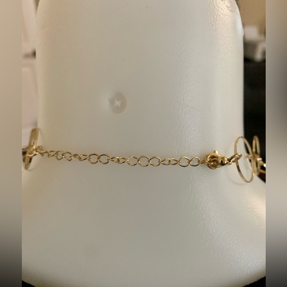 LN PRETTY & FEMININE NECKLACE. 17” LONG WHEN FASTENED. SHADES OF TAN/GOLD. - Picture 8 of 9